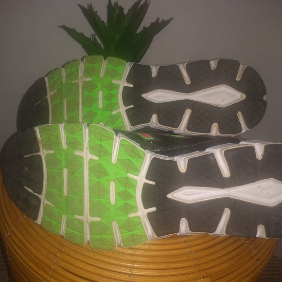 New Balance - 750 v2 Running Shoe - Picture 3 of 4